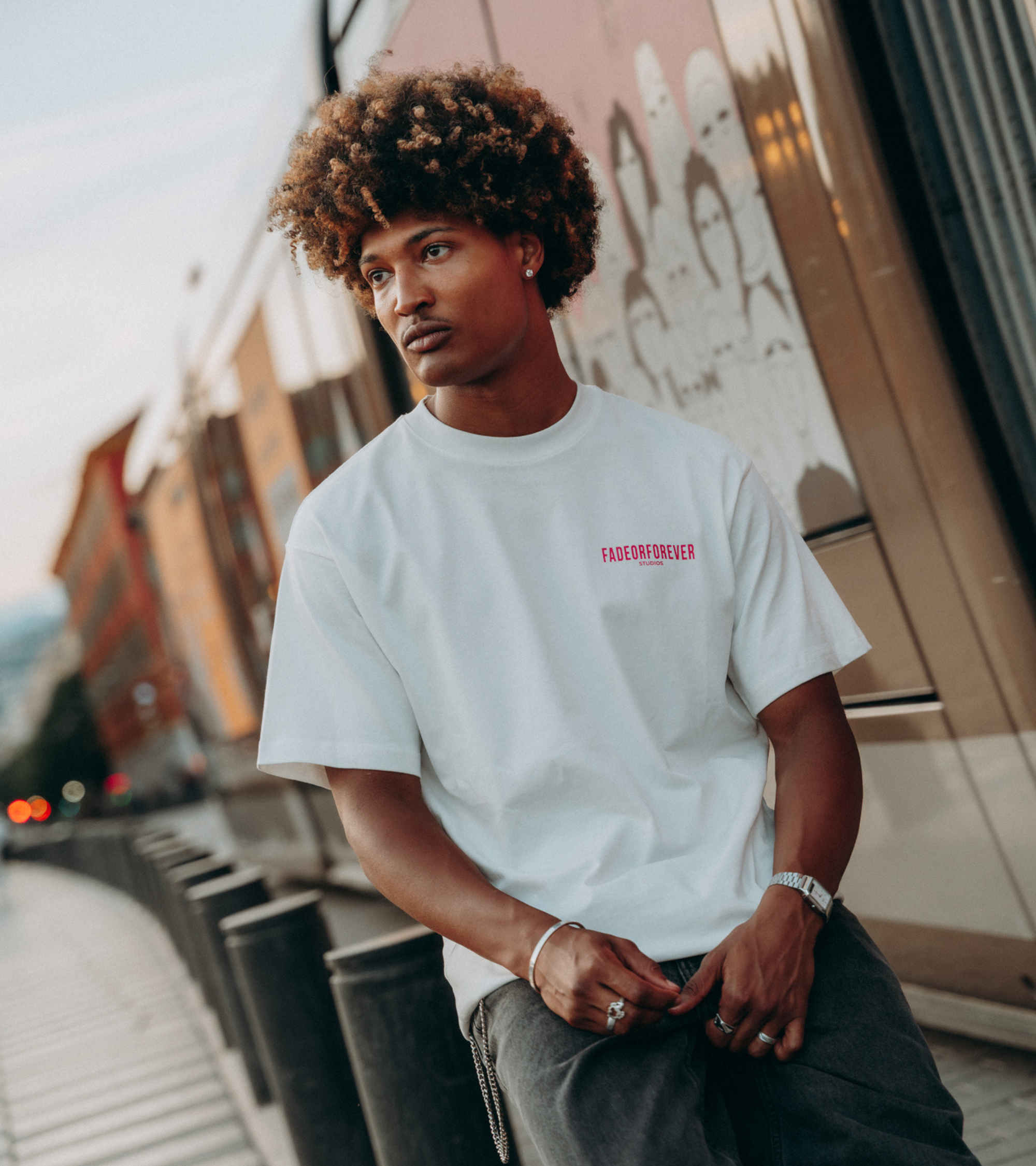 Riviera T-shirt- White/Pink