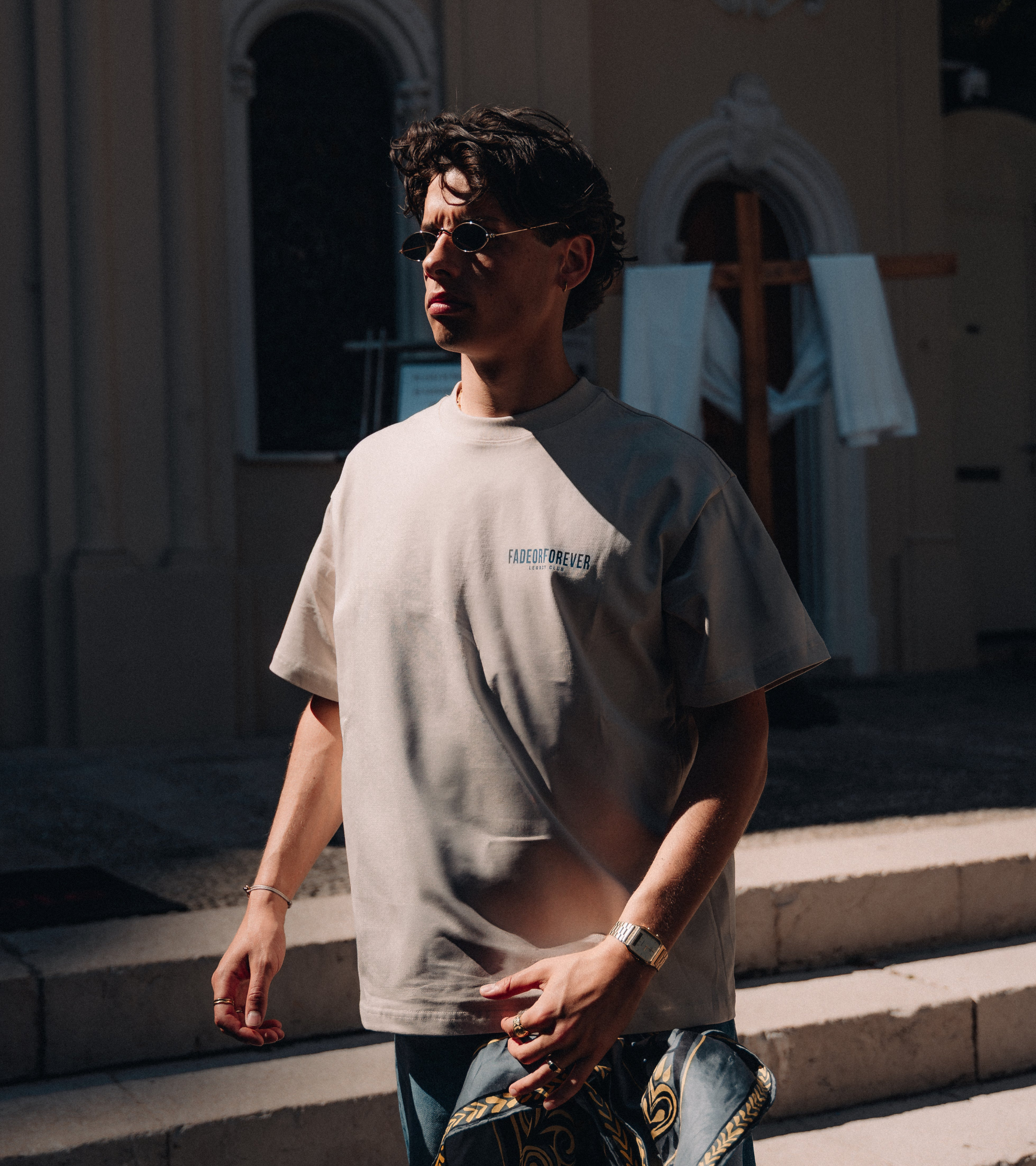 Legacy T-shirt- Beige/Blue