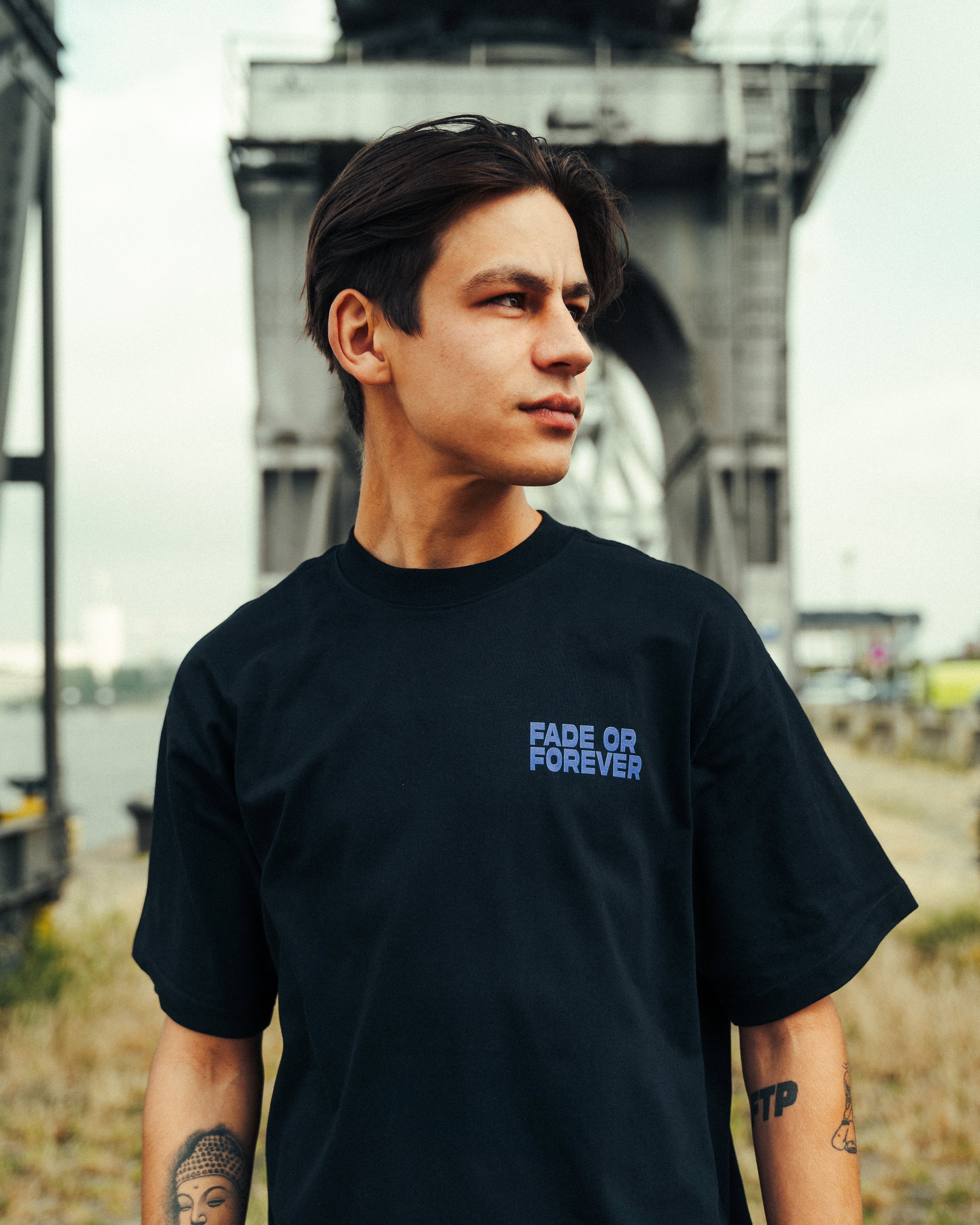 Shell T-Shirt Black/Navy